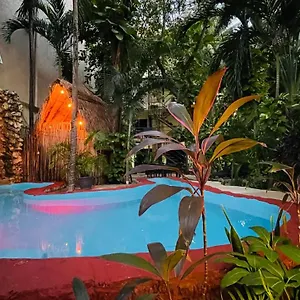 https://playa-del-karma.quintano-roohotels.com